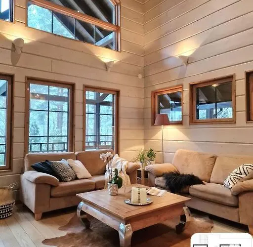 Upea Alppitalo Tahkolla 别墅 *